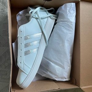 NWT ADDIDAS | grand court K | size: kids size 7